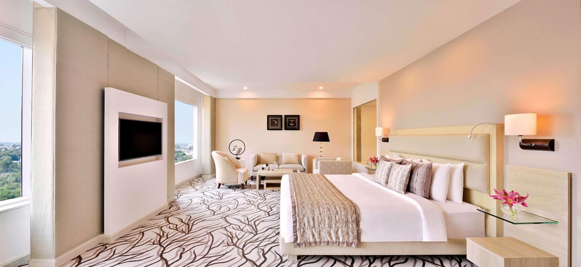 Radisson Blu Bengaluru Outer Ring Road Otel Dış mekan fotoğraf