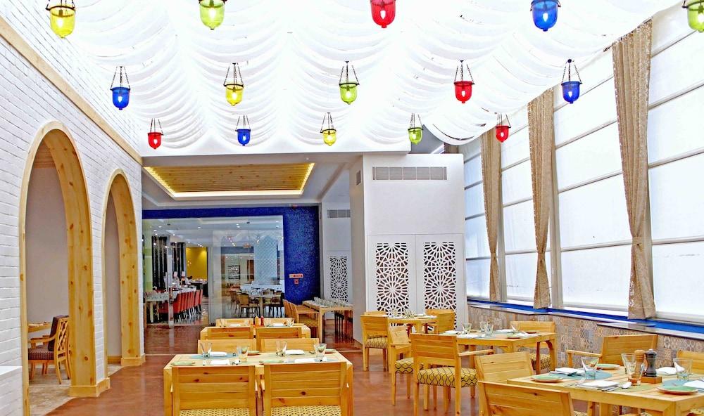 Radisson Blu Bengaluru Outer Ring Road Otel Dış mekan fotoğraf