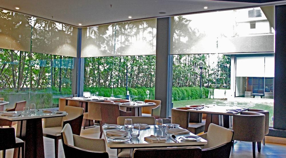 Radisson Blu Bengaluru Outer Ring Road Otel Dış mekan fotoğraf