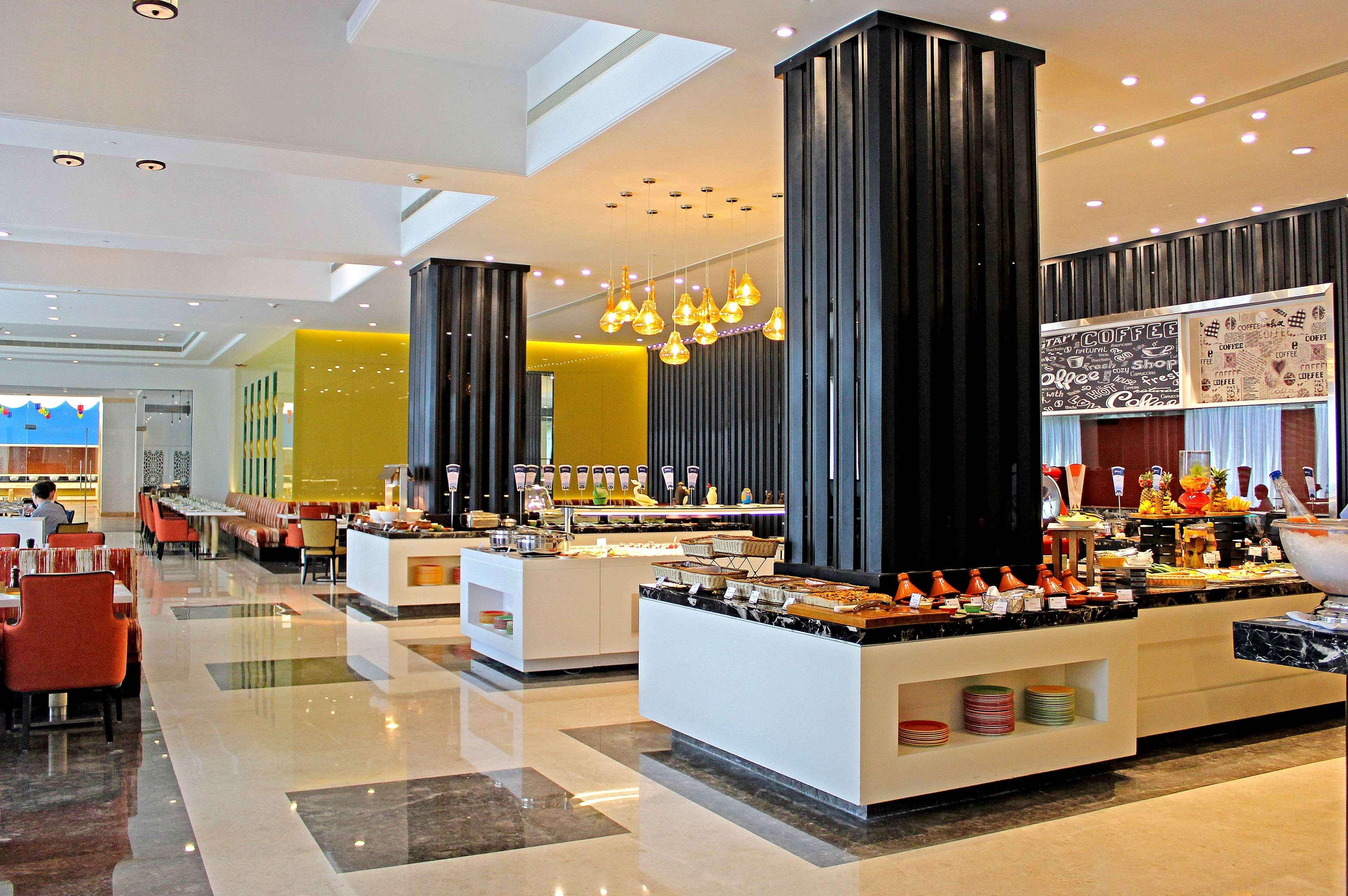 Radisson Blu Bengaluru Outer Ring Road Otel Dış mekan fotoğraf