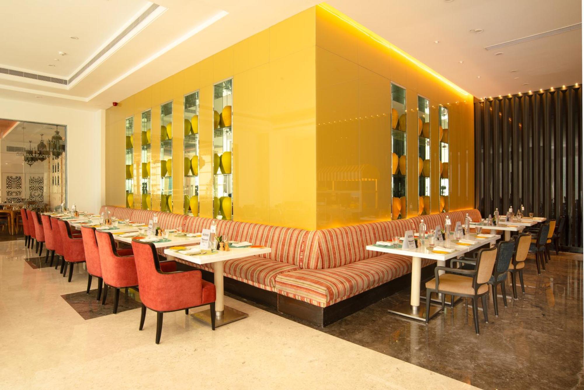 Radisson Blu Bengaluru Outer Ring Road Otel Dış mekan fotoğraf