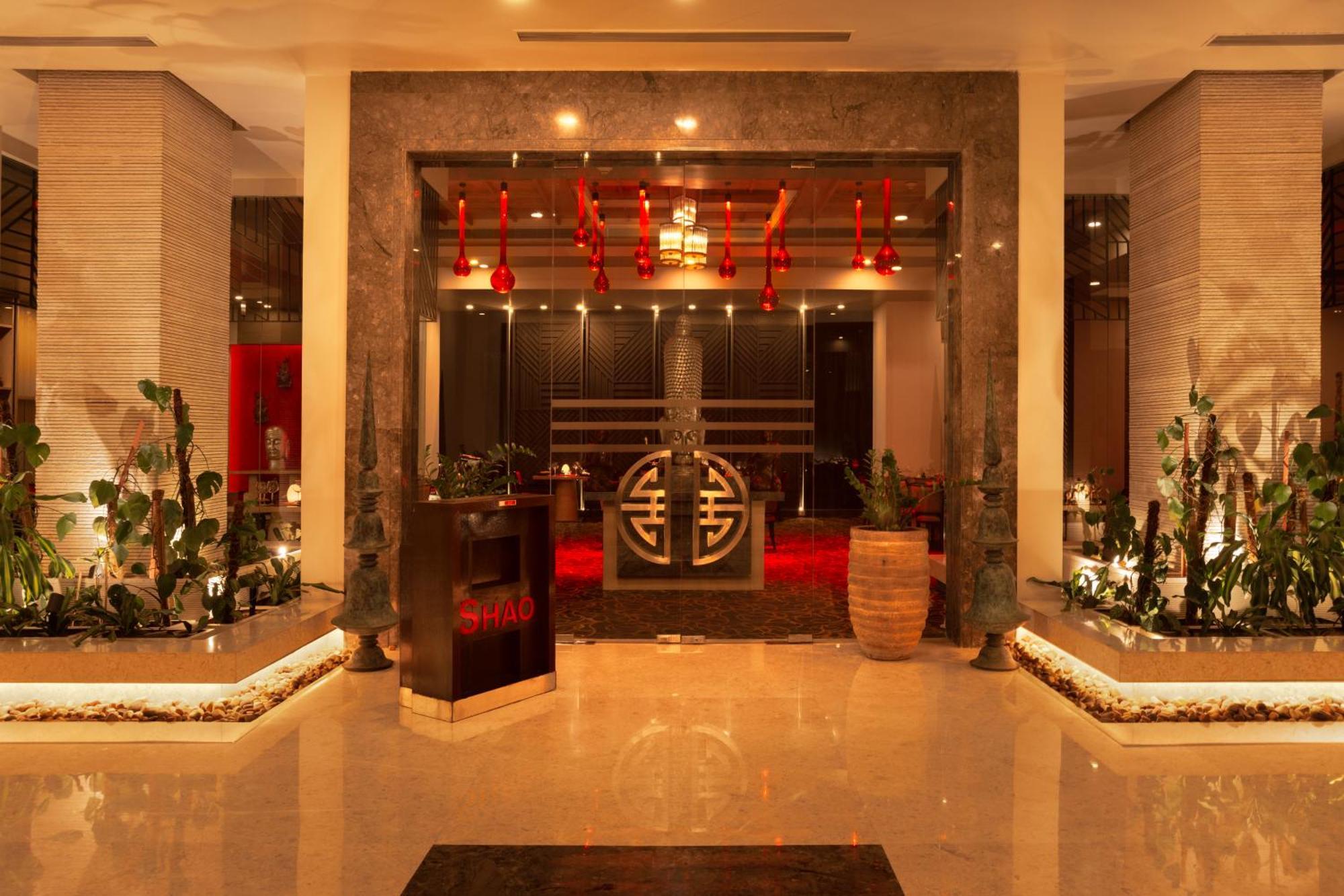Radisson Blu Bengaluru Outer Ring Road Otel Dış mekan fotoğraf