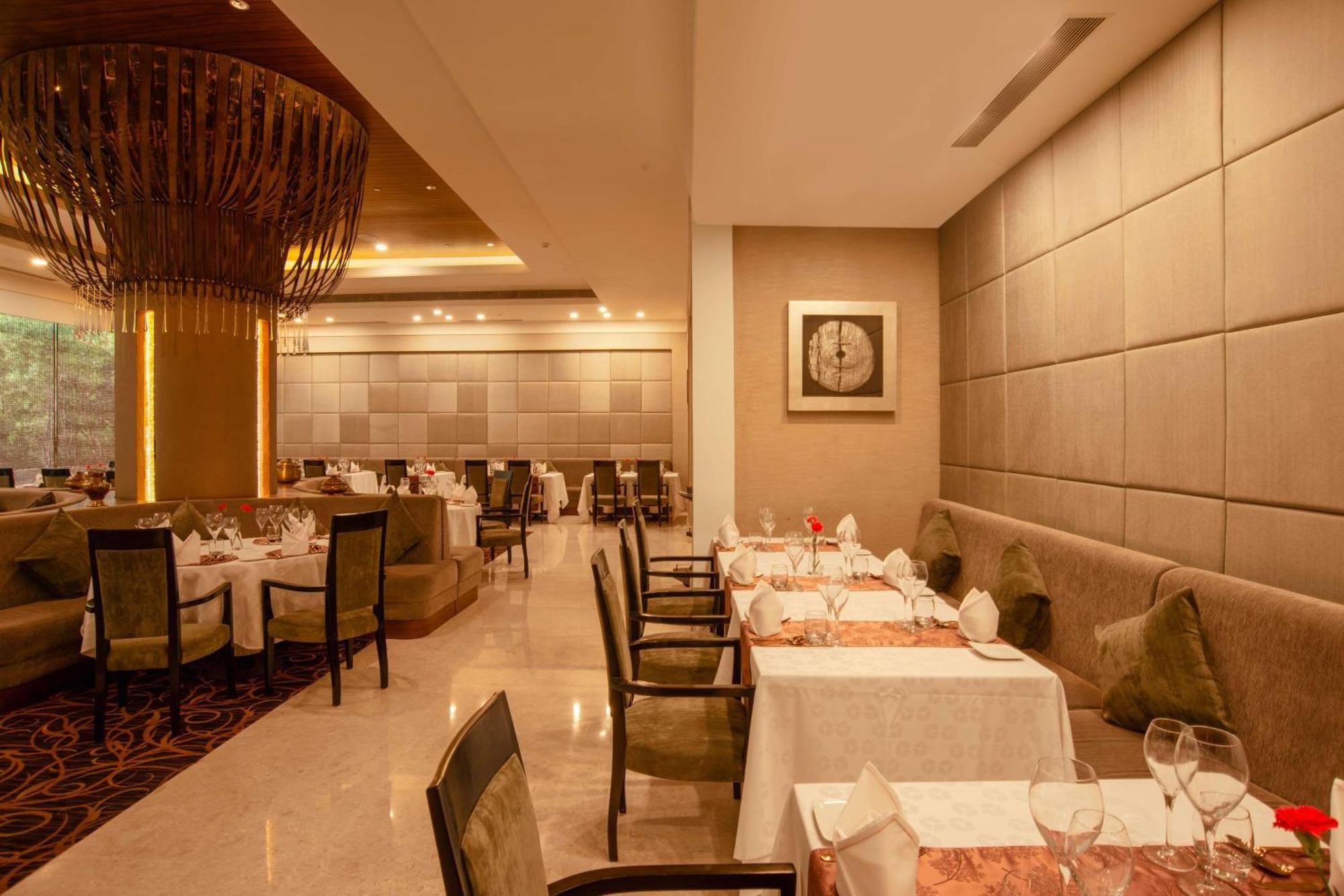 Radisson Blu Bengaluru Outer Ring Road Otel Dış mekan fotoğraf